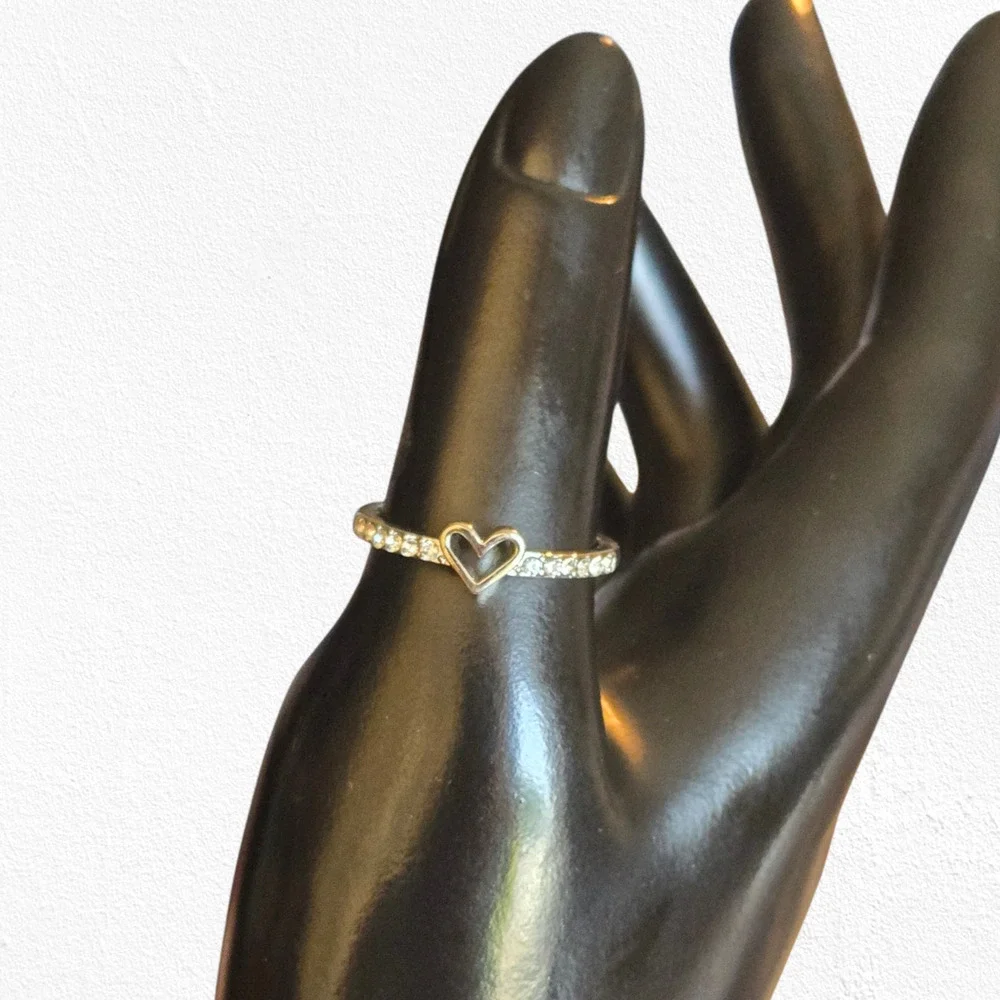 Silver Heart Coquette Zirconia Dainty Band Ring Size 8 New in Box Boutique